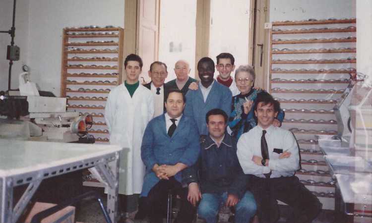 Lo staff Oftalmica Mediterranea nel 1980.